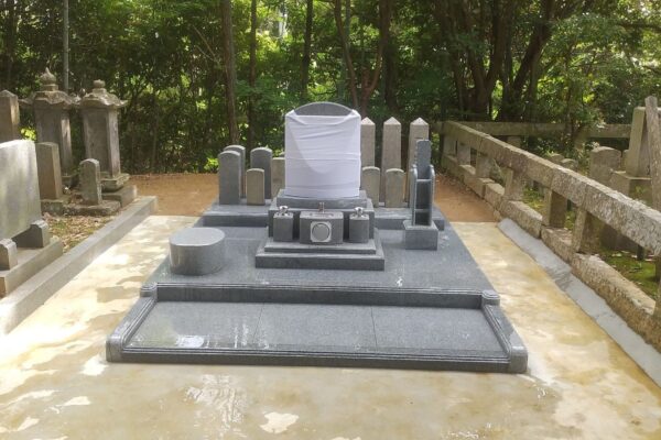 小野市O様　当社オリジナル洋墓、巻石の新規建立